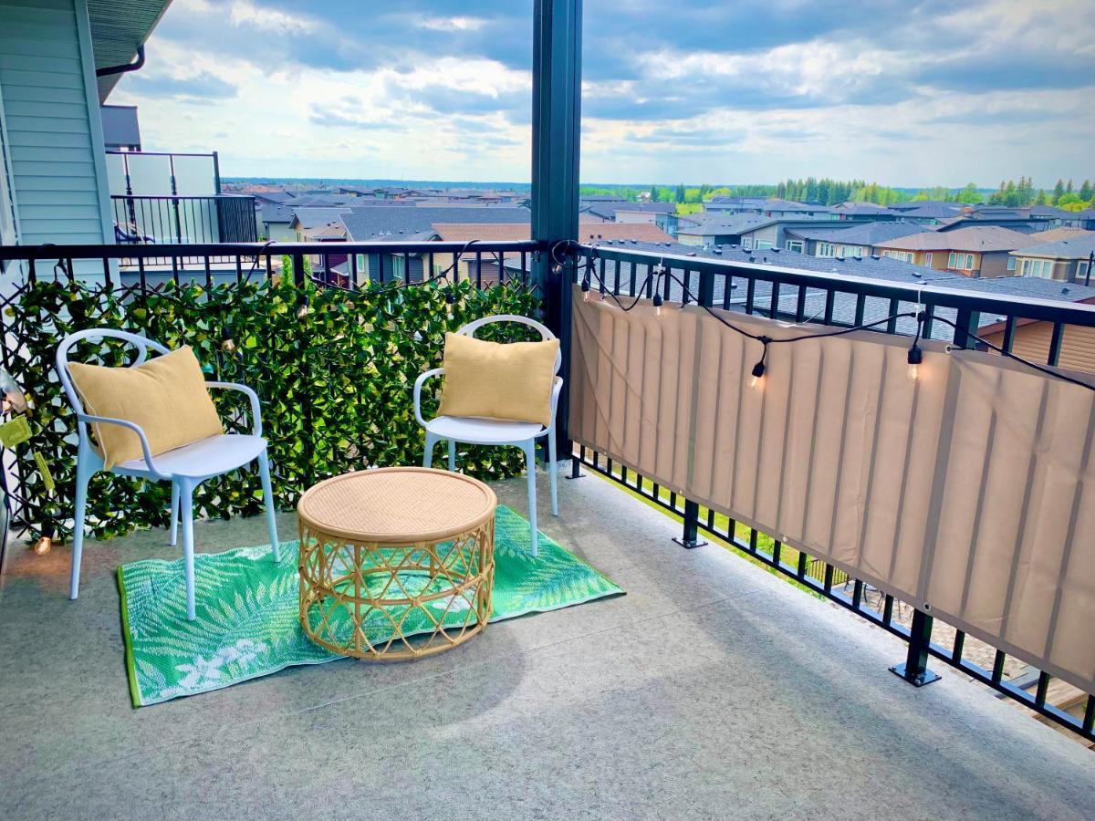 Peaceful Oasis Condo, Ac, Top Floor, Secure Ug Parking, Balcony, King Bed! 에드먼턴 외부 사진