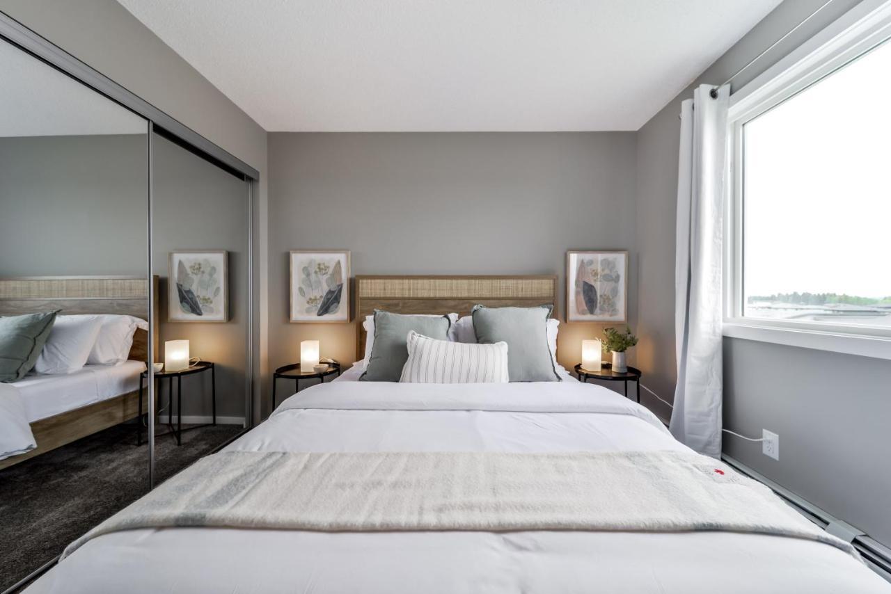 Peaceful Oasis Condo, Ac, Top Floor, Secure Ug Parking, Balcony, King Bed! 에드먼턴 외부 사진